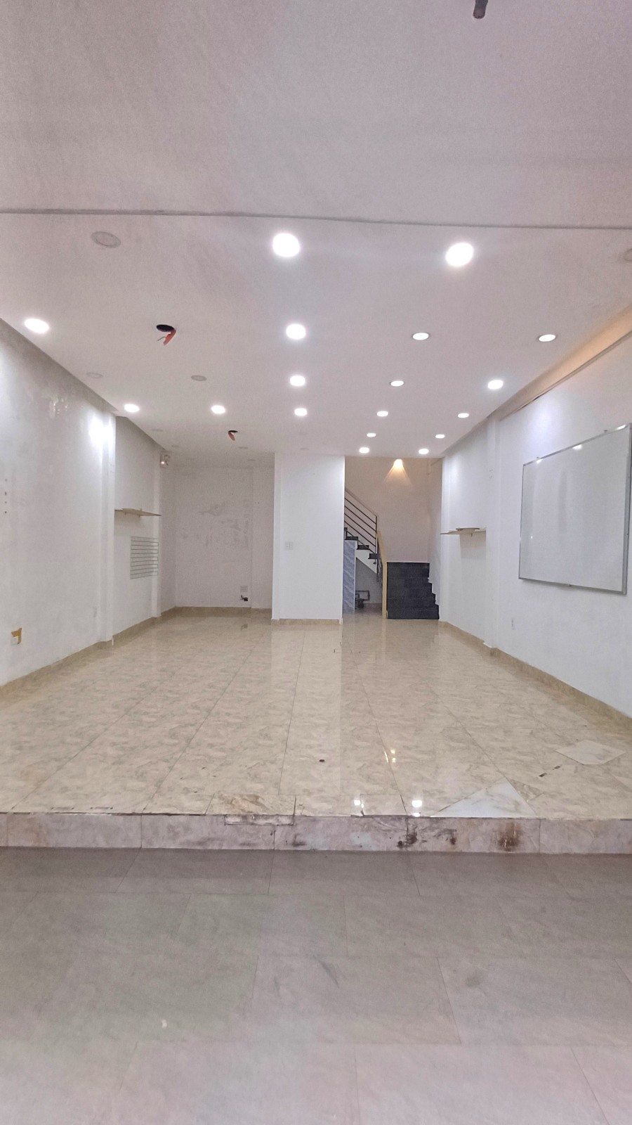 Bán nhà đường Võ Văn Kiệt, Quận 1