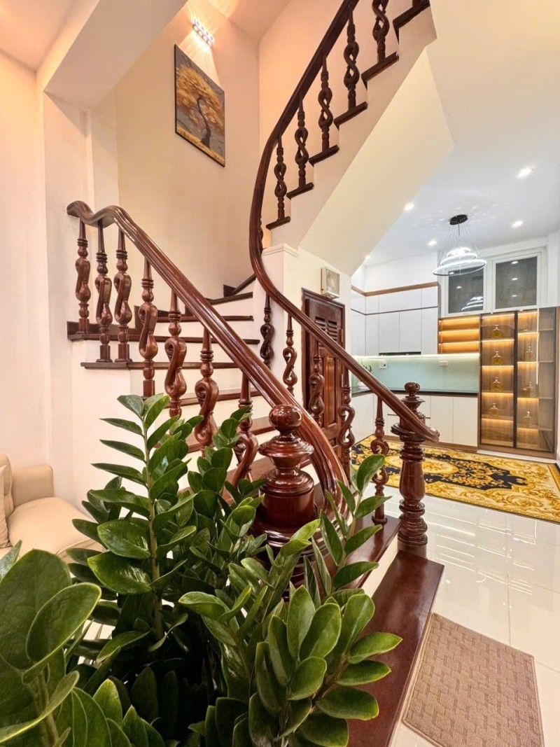 Bán nhà Quan Hoa - 36m2 4 tầng - sát phố, full nội thất - giá hơn 8 tỷ