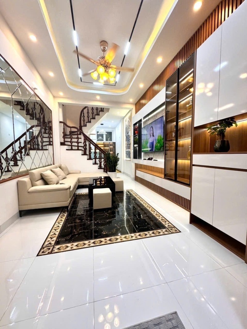 Bán nhà Quan Hoa - 36m2 4 tầng - sát phố, full nội thất - giá hơn 8 tỷ