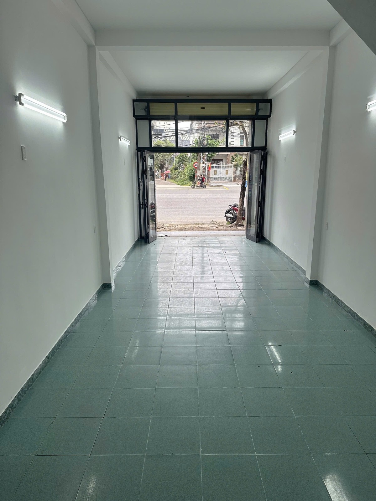 NGUYỄN LƯƠNG BẰNG 190m², 2 tầng, ngang 4m, dài 48m, giá 8.5 tỷ, Liên Chiểu